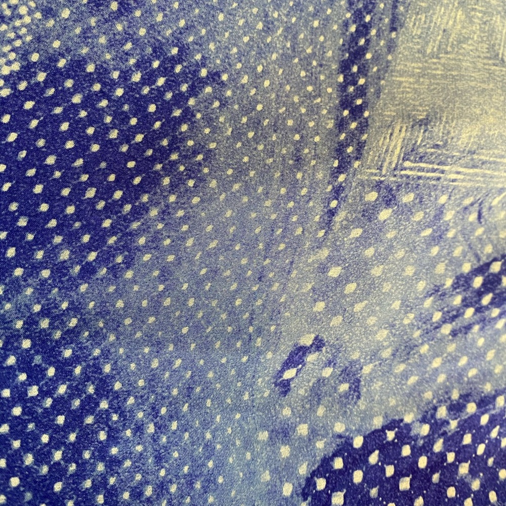 Blue pattern delicate silk top - Picture 7 of 7